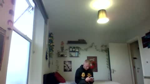 boky_ online show from May 9, 7:52 pm