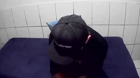 Snapshot of bolado23 chatting on December 18, 9:21 pm Cesar Augusto Pierdona online show from December 18, 9:21 pm