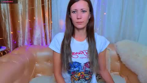 Mia online show from November 17, 12:05 am