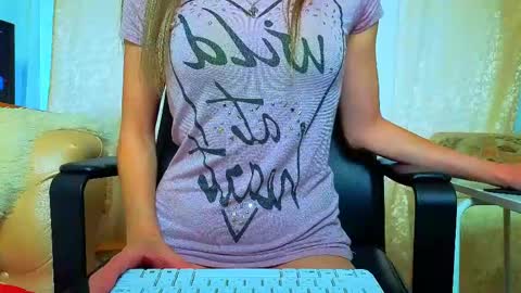 Mia online show from May 24, 3:11 am