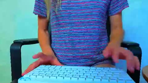 Mia online show from July 8, 12:31 pm