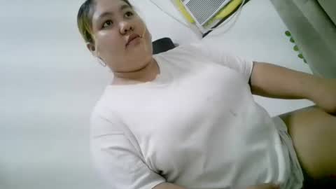 Snapshot of bombastic_darla chatting on September 9, 11:59 pm bombastic_darla online show from September 9, 11:59 pm