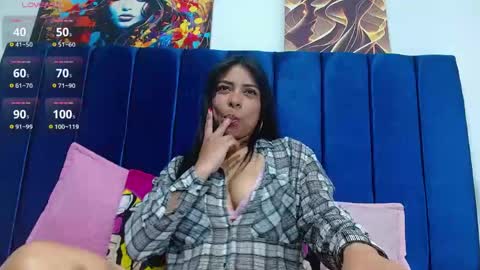 Snapshot of bombom_brown1 chatting on May 19, 8:26 pm bombom_brown1 online show from May 19, 8:26 pm