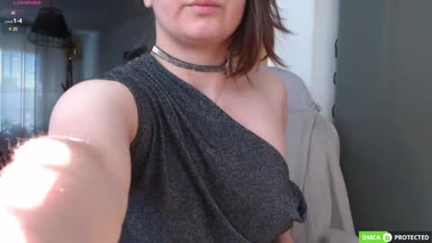 Snapshot of bon_appetits69 chatting on December 27, 12:56 pm Luthien online show from December 27, 12:56 pm