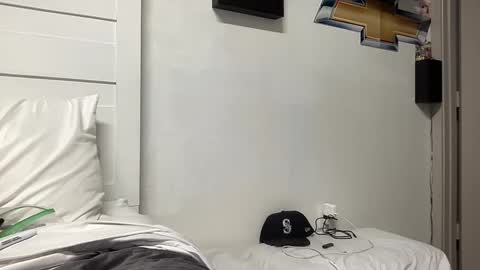 boner4you1994 online show from October 13, 12:43 am