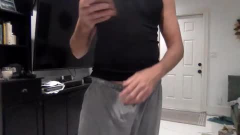 Snapshot of bonerboy100 chatting on February 23, 11:35 pm bonerboy100 online show from February 23, 11:35 pm