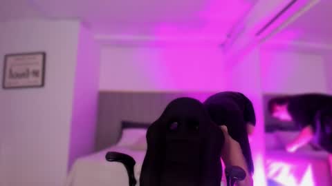 Bonnie  online show from February 8, 11:13 am