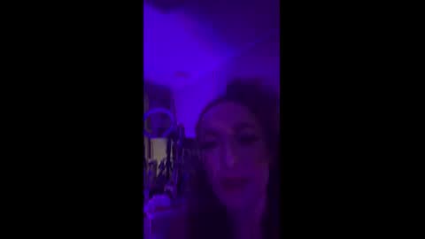 Snapshot of bonnie_and_clyde_11 chatting on November 11, 2:44 am Bonnie and Clyde online show from November 11, 2:44 am