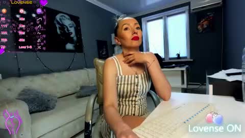 Snapshot of bonnie_annd_clyde chatting on June 10, 1:21 pm bonnie_annd_clyde online show from June 10, 1:21 pm