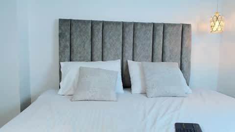 Snapshot of bonnie_bloom chatting on November 11, 8:25 am Bonnie online show from November 11, 8:25 am