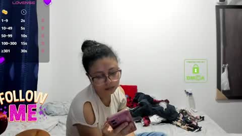 Snapshot of bonnie_lam_ chatting on June 18, 3:40 am bonnie lam hello welcome to my room I hope you have fun and you can reach your maximum pleasure here with me online show from June 18, 3:40 am