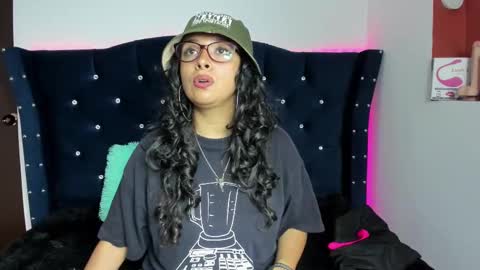 Snapshot of bonnie_tucci_ chatting on September 19, 12:50 pm Bonnie online show from September 19, 12:50 pm