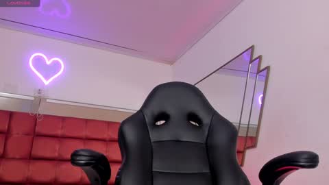   online show from December 19, 11:50 am