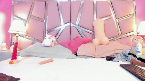 Bonnie  online show from March 10, 3:30 pm