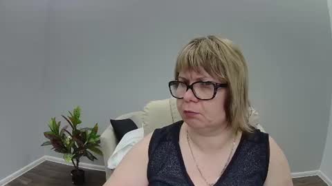 Snapshot of bonnnyboobsy chatting on July 22, 9:28 pm bonnnyboobsy online show from July 22, 9:28 pm
