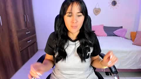 sofia  online show from December 19, 5:53 pm