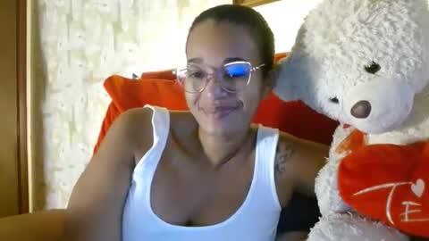 Queen Bon Vivantt online show from December 27, 3:53 am