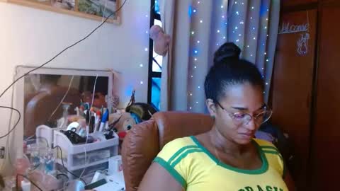 Queen Bon Vivantt online show from February 5, 10:22 pm