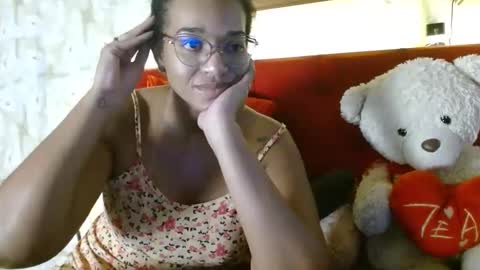 Queen Bon Vivantt online show from February 17, 5:10 pm