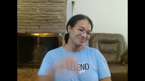 Queen Bon Vivantt online show from September 15, 1:44 pm