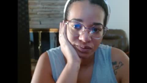 Queen Bon Vivantt online show from October 10, 1:32 pm