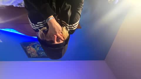 Snapshot of boobookittyfuxx chatting on November 5, 8:03 am boobookittyfuxx online show from November 5, 8:03 am