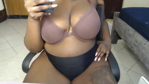 Snapshot of booby_candy chatting on October 10, 9:52 am booby_candy online show from October 10, 9:52 am