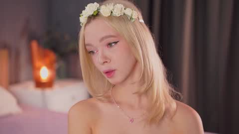 Snapshot of boobybliss chatting on October 5, 8:01 am Alina online show from October 5, 8:01 am