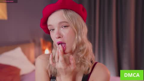 Snapshot of boobybliss chatting on October 19, 8:15 am Alina online show from October 19, 8:15 am