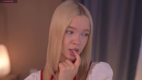 Snapshot of boobybliss chatting on November 8, 1:00 pm Alina online show from November 8, 1:00 pm