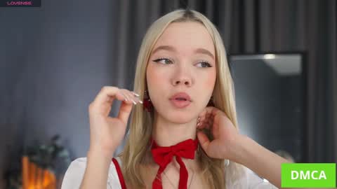 Snapshot of boobybliss chatting on November 9, 8:01 am Alina online show from November 9, 8:01 am