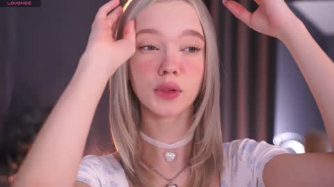 Snapshot of boobybliss chatting on November 30, 7:45 am Alina online show from November 30, 7:45 am