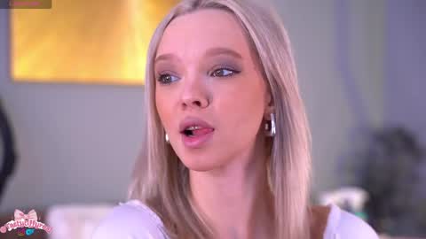Snapshot of boobybliss chatting on April 11, 8:07 am Alina online show from April 11, 8:07 am