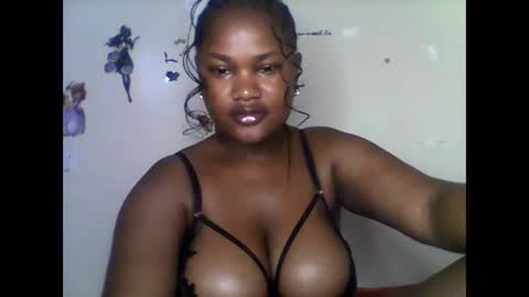 Snapshot of boobylicious012 chatting on May 3, 12:16 am boobylicious012 online show from May 3, 12:16 am