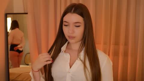 Snapshot of boootyfrytti chatting on October 27, 9:19 pm boootyfrytti online show from October 27, 9:19 pm