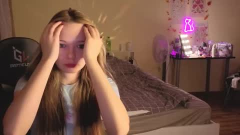 Snapshot of booozekirs_ chatting on October 27, 1:20 am Milena online show from October 27, 1:20 am