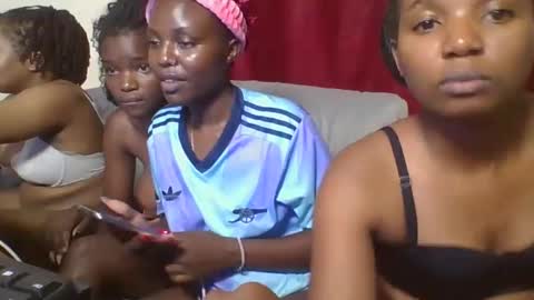 Snapshot of bootie_caramel chatting on February 24, 9:31 pm bootie_caramel online show from February 24, 9:31 pm