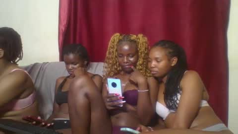 Snapshot of bootie_caramel chatting on February 26, 5:17 pm bootie_caramel online show from February 26, 5:17 pm