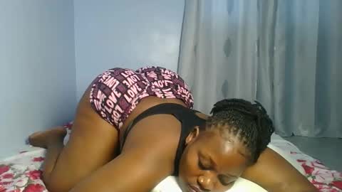 sandrah online show from November 5, 8:25 am