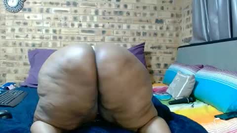 Snapshot of bootytwerkxxx chatting on March 7, 7:33 pm bootytwerkxxx online show from March 7, 7:33 pm