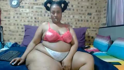 Snapshot of bootytwerkxxx chatting on April 2, 10:46 am bootytwerkxxx online show from April 2, 10:46 am