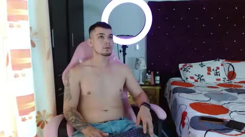 Snapshot of booyhott_ chatting on October 30, 7:58 pm booyhott_ online show from October 30, 7:58 pm