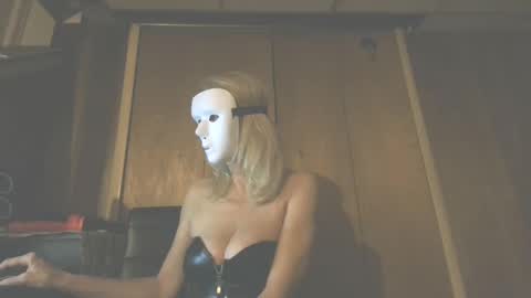bored_housewife1985 online show from December 2, 9:35 am