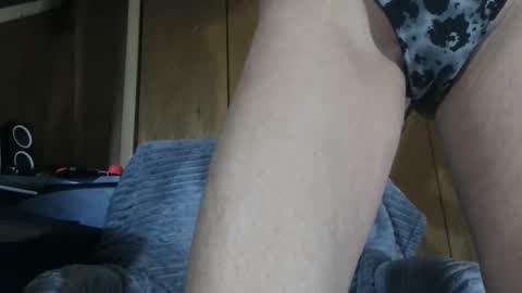 bored_housewife1985 online show from March 7, 10:45 am