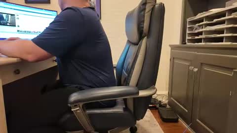 Boredhorndog online show from April 10, 5:01 am