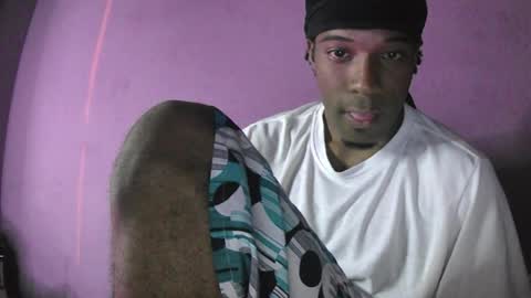 Snapshot of boss_playa98 chatting on April 6, 3:04 am boss_playa98 online show from April 6, 3:04 am