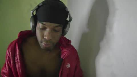 Snapshot of boss_playa98 chatting on May 4, 6:31 am boss_playa98 online show from May 4, 6:31 am