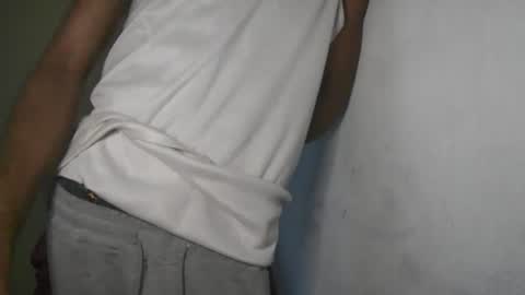 Snapshot of boss_playa98 chatting on June 10, 11:13 pm boss_playa98 online show from June 10, 11:13 pm