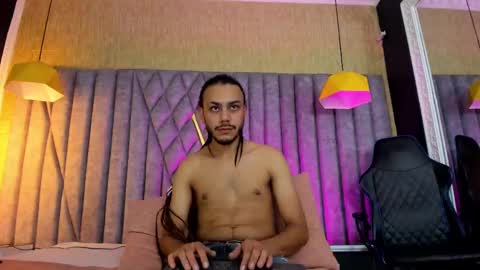 Snapshot of bossdominator1 chatting on October 16, 4:46 am Boss online show from October 16, 4:46 am