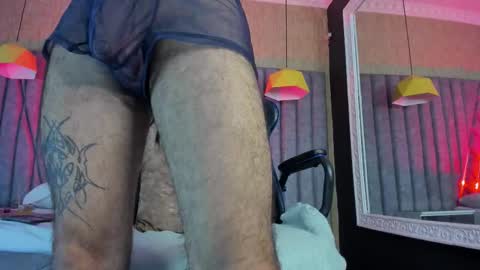 Snapshot of bossdominator1 chatting on December 2, 5:24 am Boss online show from December 2, 5:24 am